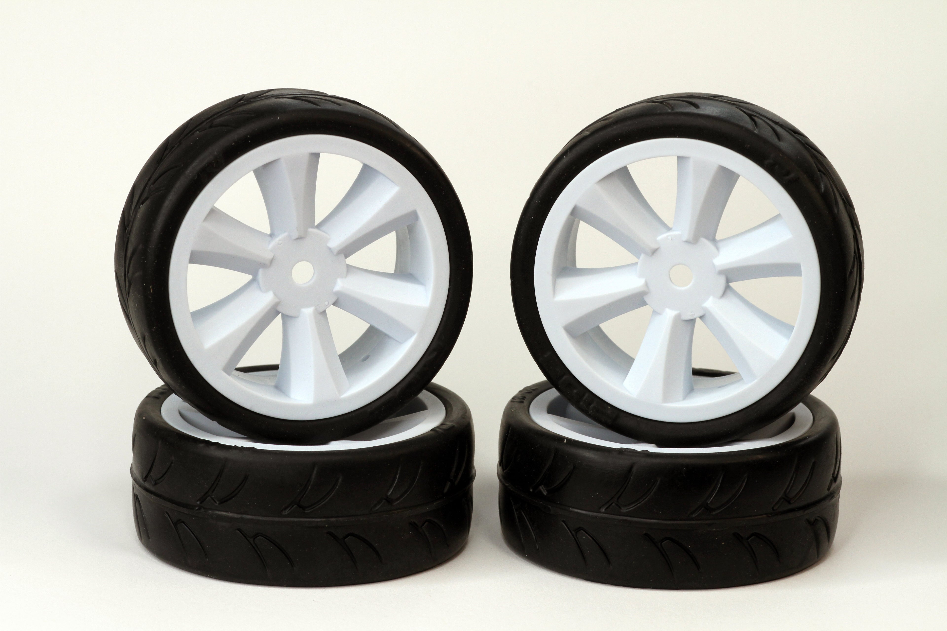 Gravity RC - USGT non belted pre glued tires ( edge wheel, white) (4)
