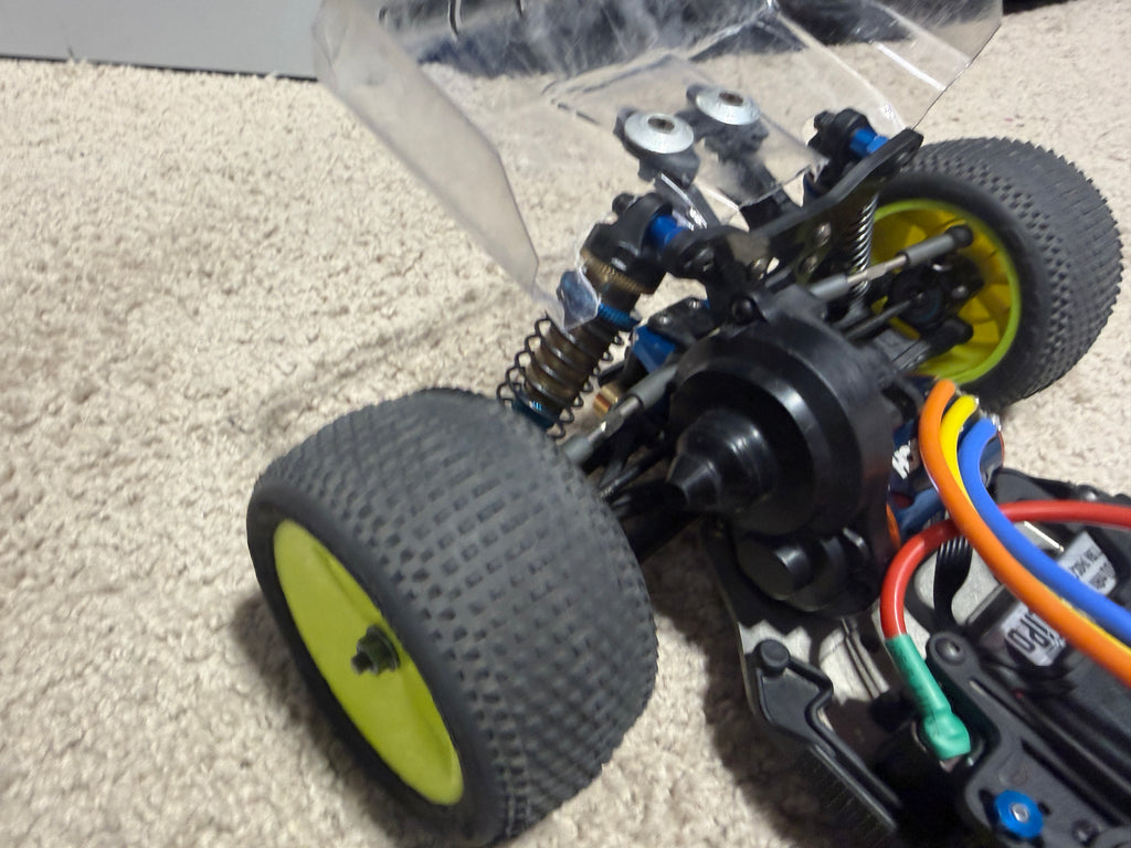 Team Associated B6.1 with spare parts Used