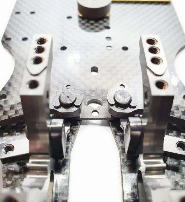 RC Maker HD Carbon Suspension Arm Clips for Awesomatix & Yokomo BD11